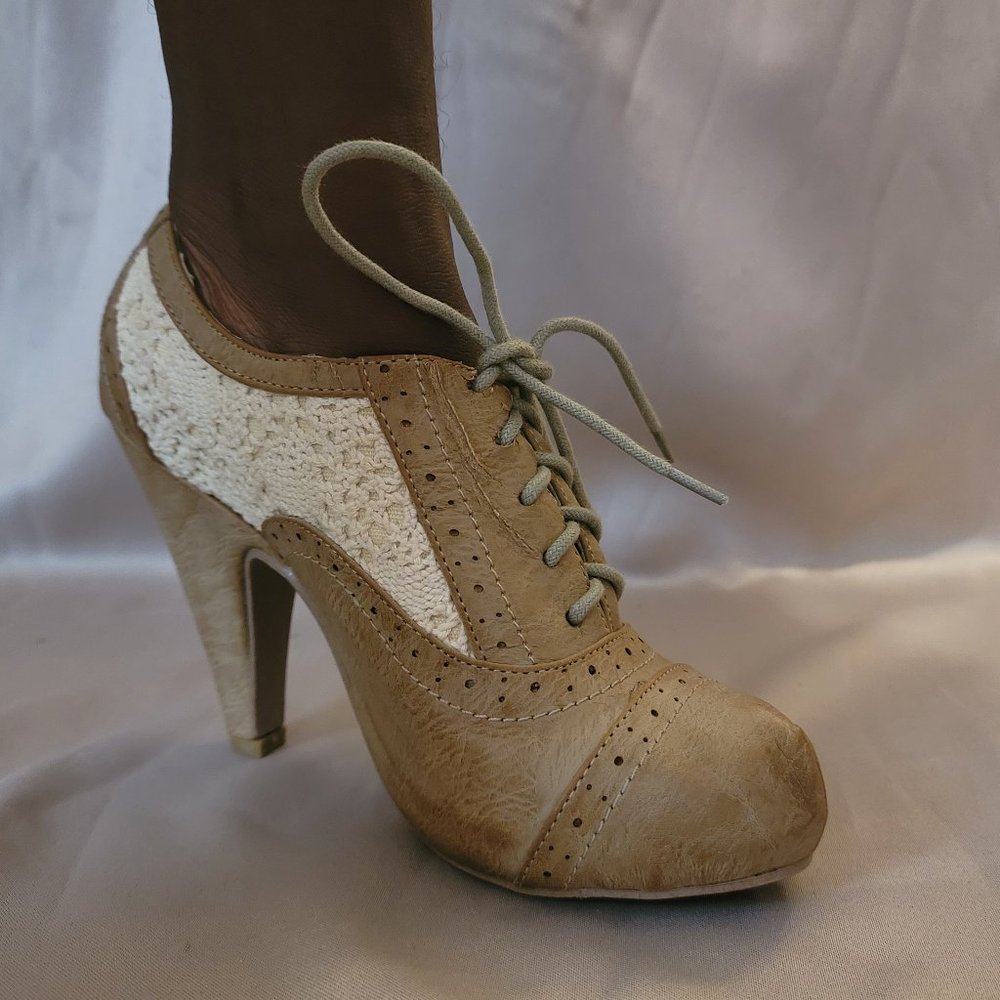 Not Rated Ankle Bootie Size 6